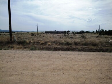 24850 N Mitchell Ln, Paulden, AZ 86334 - photo 3