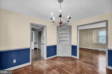 2805 Filbert Ave, Reading, PA 19606 - photo 7