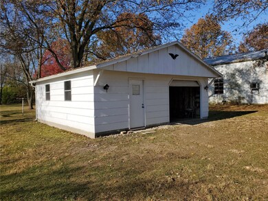 805 N State St, Freeburg, IL 62243 - photo 3