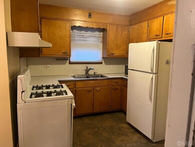 117 Emerson Ave, Middlesex, NJ 08846 - photo 4