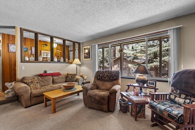 60843 Emigrant Cir, Bend, OR 97702 - photo 5