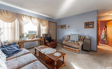 1715 Tremont St, Lincoln, IL 62656 - photo 3