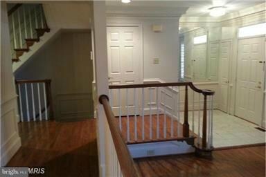 8043 Quarry Ridge Way, Bethesda, MD 20817 - photo 3