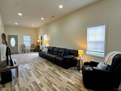 464 Main St, Madison Heights, VA 24572 - photo 3