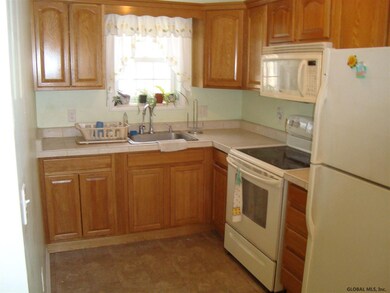 54 Bancker Ave, Schenectady, NY 12302 - photo 4