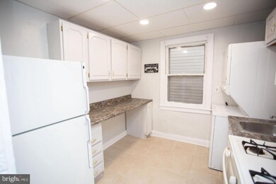 221 Warren St unit 1ST FLOOR, Gloucester City, NJ 08030 - photo 3