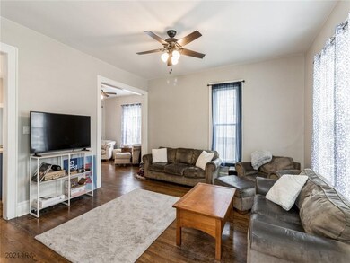 1107 27th St, Des Moines, IA 50311 - photo 3