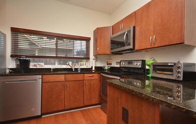 1088 Perry St unit E, Columbus, OH 43201 - photo 6