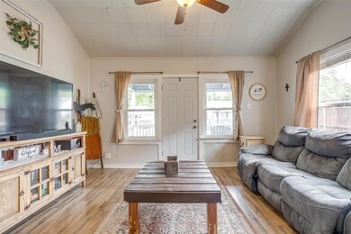 807 S Brazos St, Weatherford, TX 76086 - photo 4