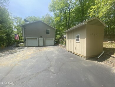 135 Arrowood Dr, Milford, PA 18337 - photo 3