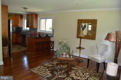 13116 Parkland Dr, Rockville, MD 20853 - photo 3