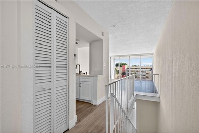 9210 Fontainebleau Blvd unit 505, Miami, FL 33172 - photo 3