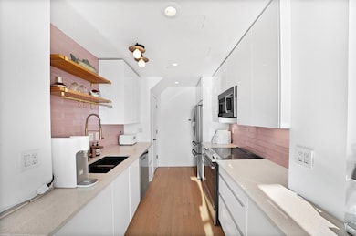 Riva Pointe unit 1064, Weehawken, NJ 07086 - photo 6