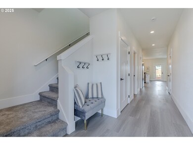 729 N Periander, Harrisburg, OR 97446 - photo 2