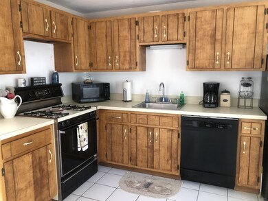 129 Bellwood Cir, Bellingham, MA 02019 - photo 4