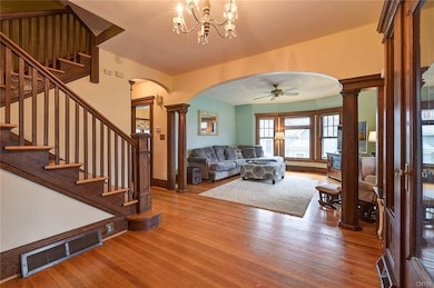 *** VIEW OF FOYER AND LIVINGING*** INCREDIBLE ARCH