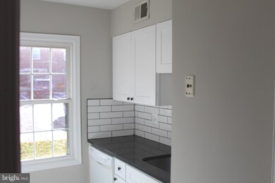 8400 Penshurst Dr unit 583, Springfield, VA 22152 - photo 6