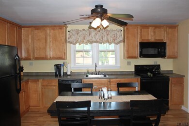 9 Connecticut Ave, Rensselaer, NY 12144 - photo 5