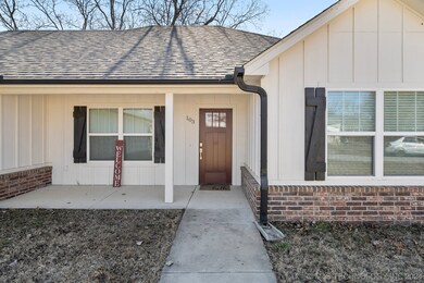 103 E 12th St, Claremore, OK 74017 - photo 3