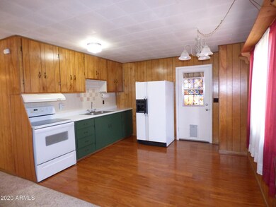 Kitchen/Dining Area