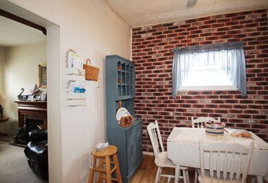 367 W Sinclair St, Wabash, IN 46992 - photo 6