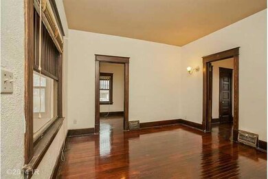 315 E 24th St, Des Moines, IA 50317 - photo 6