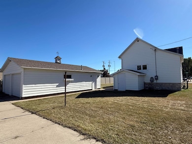 1012 11th Ave, Menominee, MI 49858 - photo 4