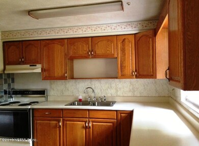 4444 Key Largo Dr, Jacksonville, FL 32218 - photo 3