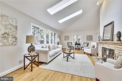 6812 Tulip Hill Terrace, Bethesda, MD 20816 - photo 5