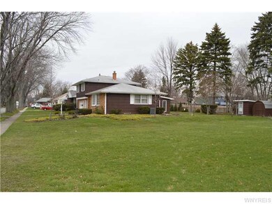 735 Barrally St, North Tonawanda, NY 14120 - photo 3