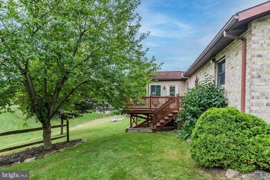 1576 E Strohm Dr, Chambersburg, PA 17202 - photo 5