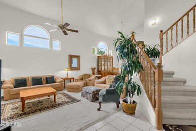 007_LIVING ROOM AREA