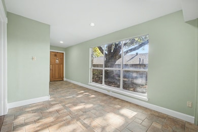 2920 Shady Lake Cir, Carrollton, TX 75006 - photo 3