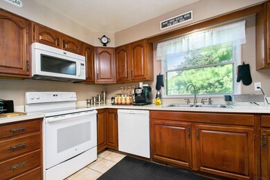 58456 Valley View Dr, Elkhart, IN 46517 - photo 7