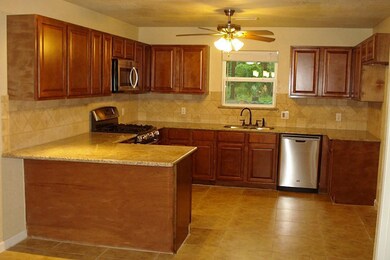 15370 Pinehurst Cir, Conroe, TX 77384 - photo 7