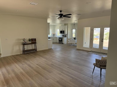 17901 Hambletonian Dr, Stallion Springs, CA 93561 - photo 7