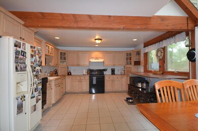 24 Shapleigh Rd, Kittery, ME 03904 - photo 4