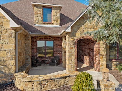 579 Chateau Bend, Ardmore, OK 73401 - photo 2