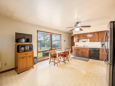 Eat-In Kitchen