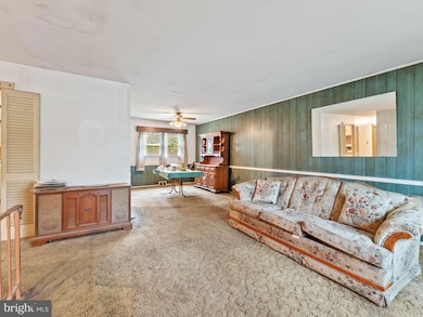 1625 Hillcrest Ln, Aston, PA 19014 - photo 4