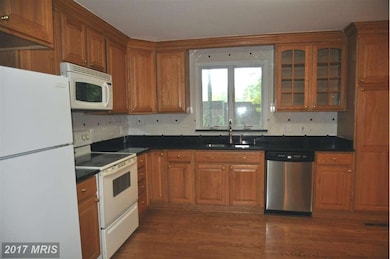 9203 Paloma Ln, Springfield, VA 22153 - photo 7