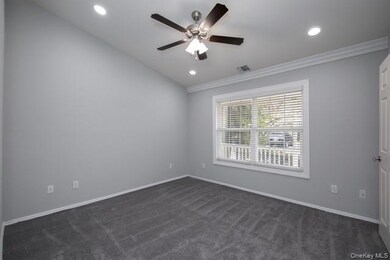 109 Village Green Dr unit 109, Port Jefferson Station, NY 11776 - photo 6