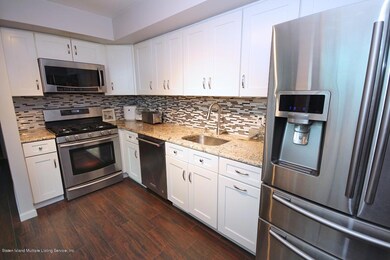 185A Lamped Loop unit 42, Staten Island, NY 10314 - photo 7