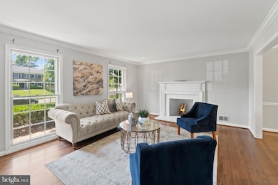 12813 Huntsman Way, Potomac, MD 20854 - photo 5