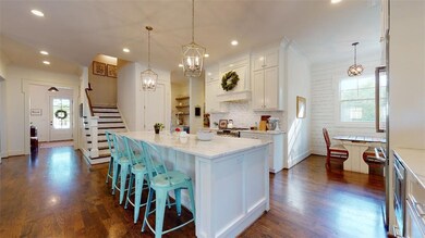 Easy flow for family meals or entertaining