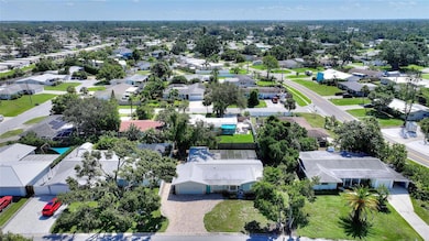 5529 Yorkshire Way, Sarasota, FL 34231 - photo 5