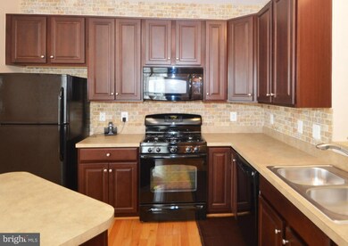 25261 Gothic Square, Chantilly, VA 20152 - photo 7