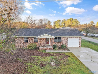 201 Roberts Ave, Rainbow City, AL 35906 - photo 3