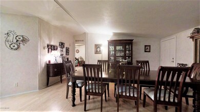 FORMAL DINING