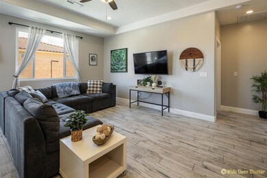 3482 150 N St Hurricane UT-large-005-011